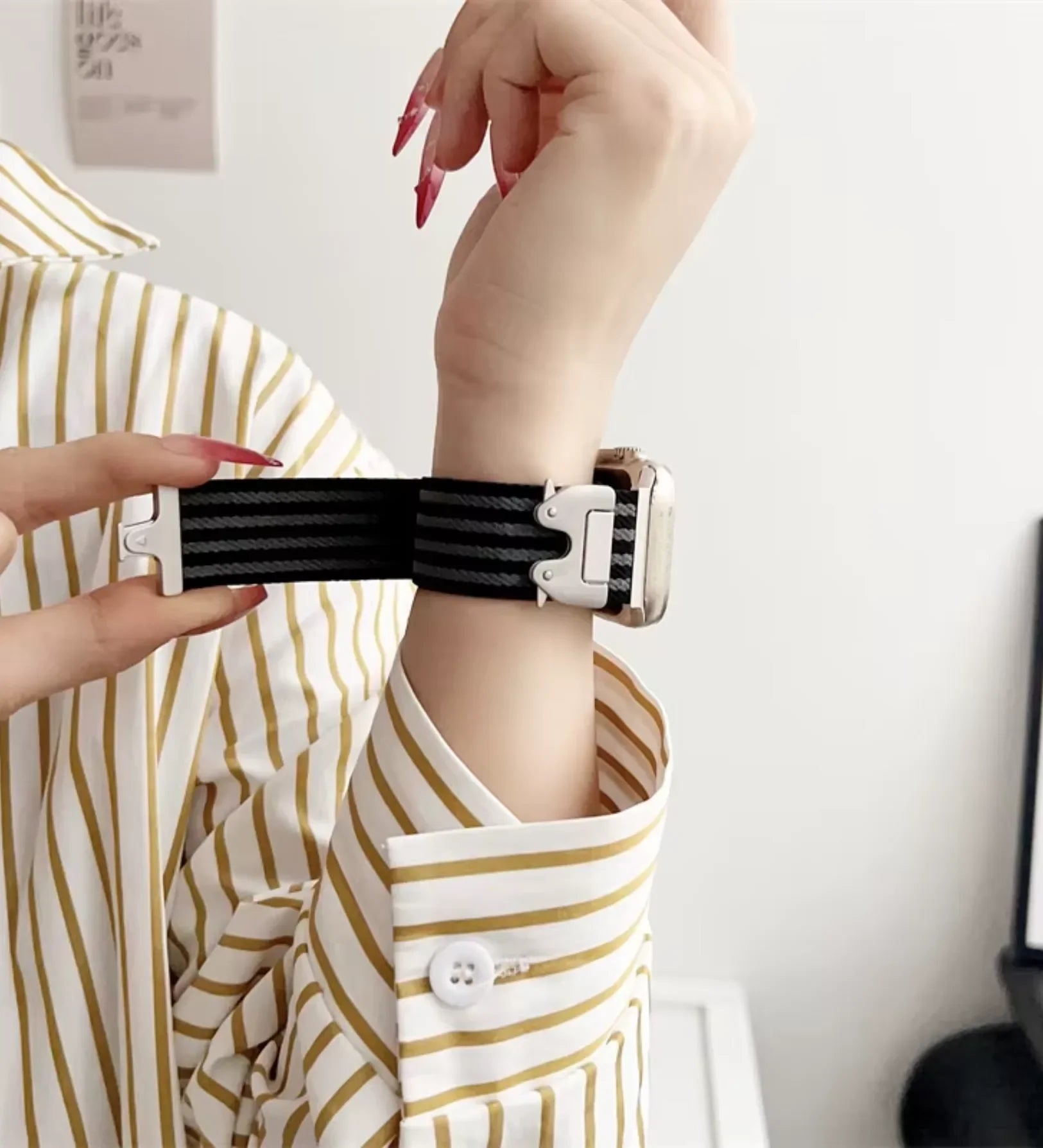 Parachute-Buckle Striped Nylon Apple Watch Band – Black